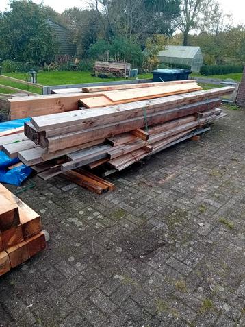 Te koop aangeboden restpartij Douglas  beschikbaar voor biedingen