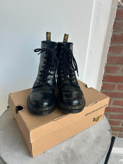 Dr. Martens Croco Lak Laarsjes maat 40, Kleding | Dames, Schoenen, Gedragen, Lage of Enkellaarzen, Zwart, Ophalen of Verzenden