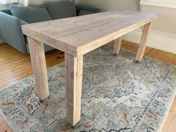 Steigerhouten bureau beschikbaar voor biedingen