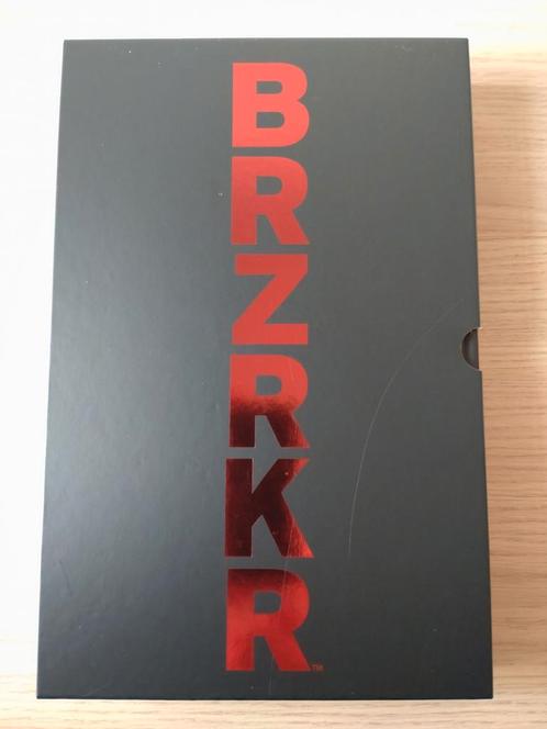 BRZRKR en special edition slipcase hardcover, Boeken, Strips | Comics, Nieuw, Eén comic, Amerika, Ophalen of Verzenden