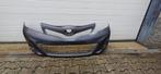Toyota Yaris P13 III Bumper Voorbumper 521190D410 Bj.12/2014, Gebruikt, Voor, Ophalen of Verzenden, Toyota