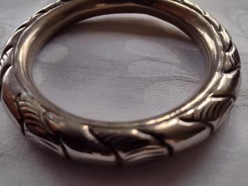 Prachtige nostalgische slavenarmband beschikbaar voor biedingen