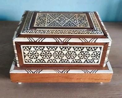 Oude houten sigaren sigaretten houder kistje met muziek, Antiek en Kunst, Antiek | Overige Antiek, Ophalen of Verzenden