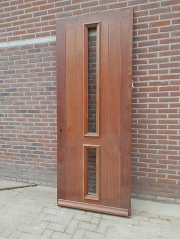 Hardhouten voordeuren nieuw en z.g.a.n (nr7) beschikbaar voor biedingen