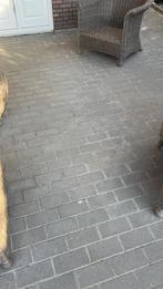 Gratis Antraciet/Grijs Betonklinkers - 45-50m2, Ophalen, Klinkers, Zo goed als nieuw, 10 m² of meer