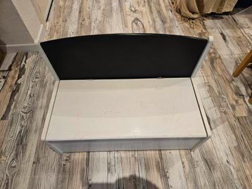Kinderbankje met Krijtbord & Opbergruimte beschikbaar voor biedingen