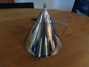 DESIGN: IL CONICO roestvrijstalen waterkoker van ALESSI beschikbaar voor biedingen