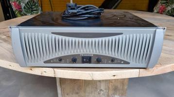 Phonic P2 2000B Amplifier power versterker stabiel voor bass beschikbaar voor biedingen