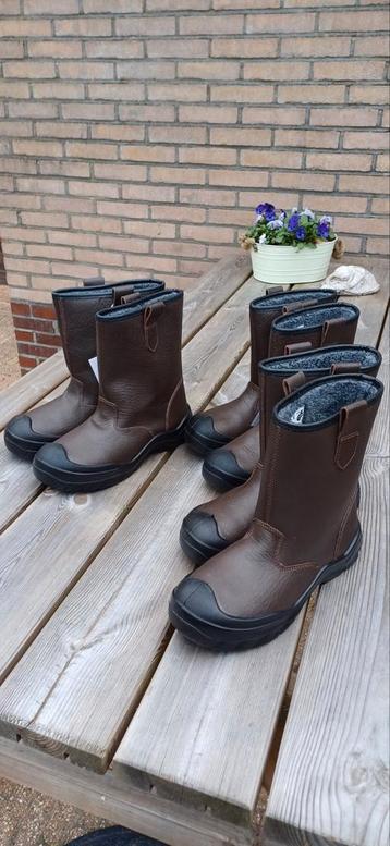Warme gevoerde leren laarsen met stalen neuzen S3 beschikbaar voor biedingen