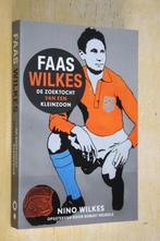 Faas Wilkes De zoektocht van een kleinzoon voetbal Xerxes, Boeken, Biografieën, Ophalen of Verzenden, Zo goed als nieuw