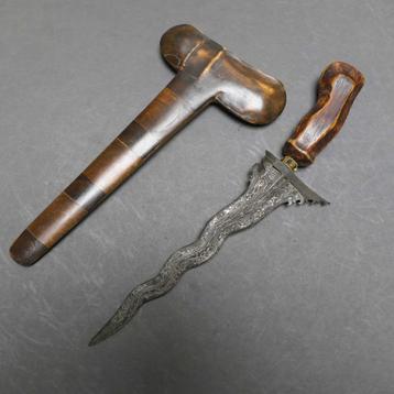 7 luks keris met schitterende pamor afkomstig uit Bali beschikbaar voor biedingen