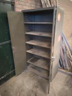 IJzeren kast, Ophalen