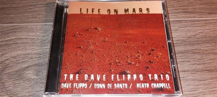 The Dave Flippo Trio ‎- Life On Mars, Cd's en Dvd's, Cd's | Jazz en Blues, Zo goed als nieuw, Jazz, 1980 tot heden, Ophalen of Verzenden