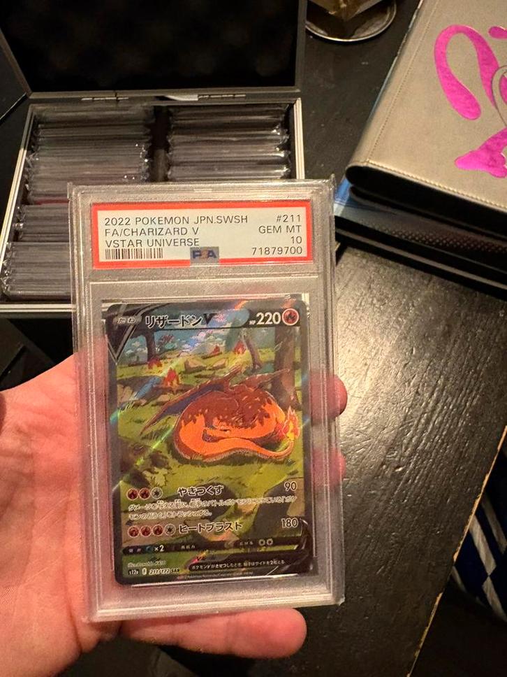 Charizard vstar universe psa 10, Hobby en Vrije tijd, Verzamelkaartspellen | Pokémon, Zo goed als nieuw, Meerdere kaarten, Foil