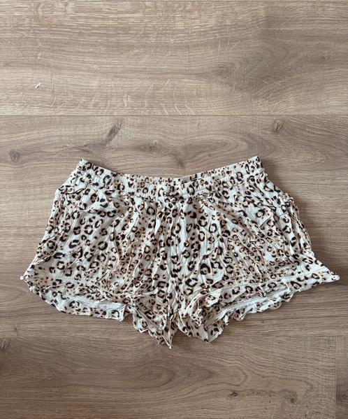 Superdry korte broek maat XL, Kleding | Dames, Broeken en Pantalons, Zo goed als nieuw, Maat 42/44 (L), Beige, Kort, Ophalen of Verzenden
