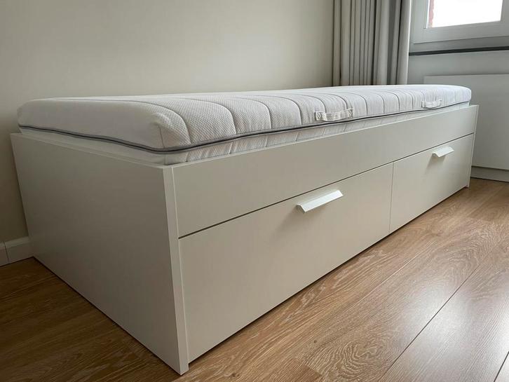 IKEA Brimnes 90x200  - als nieuw incl. matras & lattenbodem, Huis en Inrichting, Slaapkamer | Bedden, Zo goed als nieuw, Eenpersoons