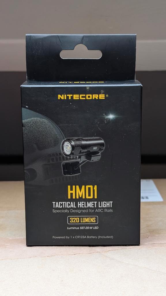 Nitecore HM01 - tactische helm lamp - ARC rail, Caravans en Kamperen, Zaklampen, Zo goed als nieuw, Batterij, Verzenden