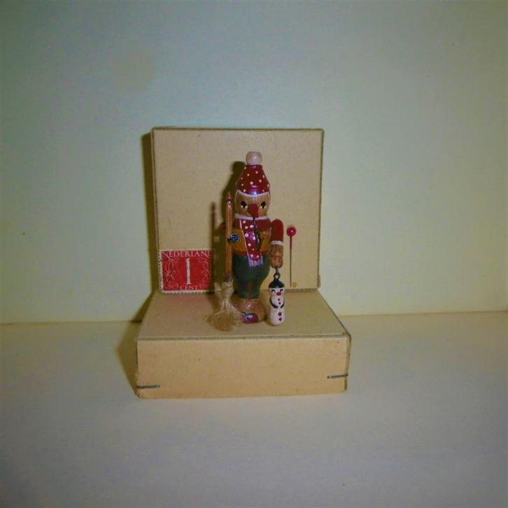 rookmannetje pop popje kerst sneeuwpop bezem schaatsen, Diversen, Kerst, Verzenden