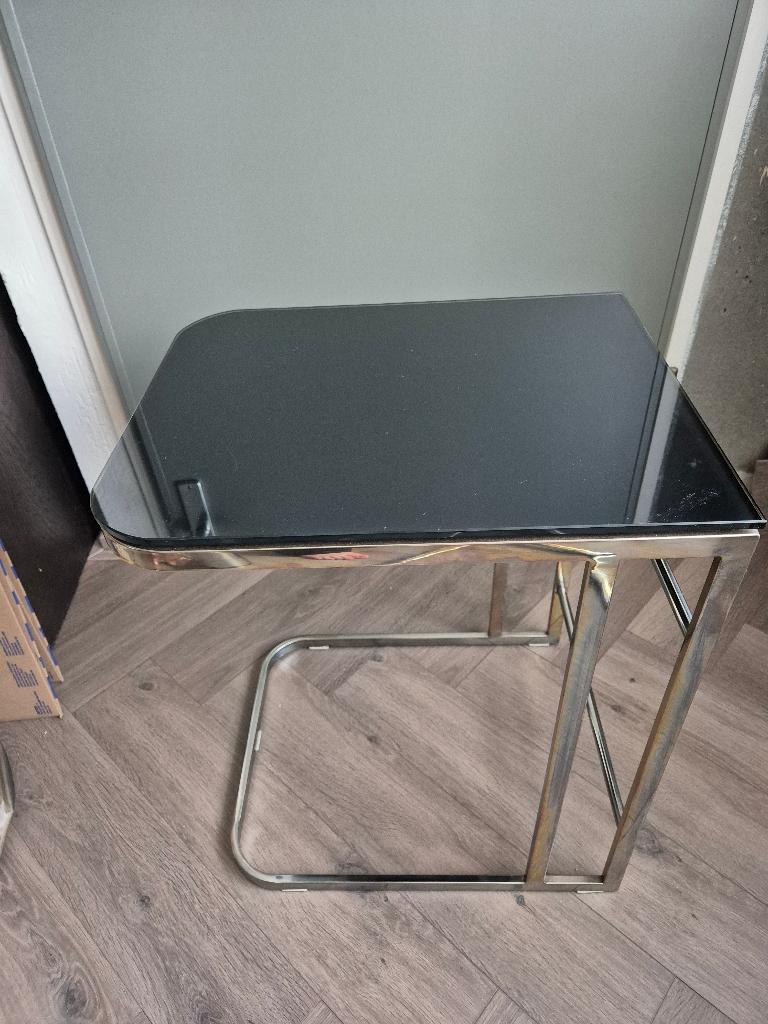 Bijzettafel chroom met zwart glas, Minder dan 55 cm, Rond, Ophalen, 45 tot 60 cm