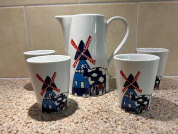 Melkkan met 4 bekers. Schoonhovenkeramiek. beschikbaar voor biedingen