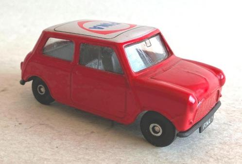 Mini FINA rood-wit Corgi., Hobby en Vrije tijd, Modelauto's | 1:43, Zo goed als nieuw, Auto, Corgi, Ophalen of Verzenden