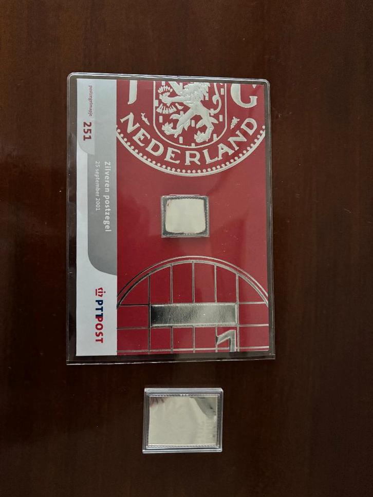 Zilveren postzegel 2001 PTT + 2012 Oranje Kon. Ned. Munt. 2, Postzegels en Munten, Postzegels | Nederland, Postfris, Na 1940, Ophalen of Verzenden