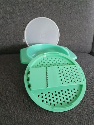 Tupperware saladeschaal met rasp voor o.a. rauwkost beschikbaar voor biedingen