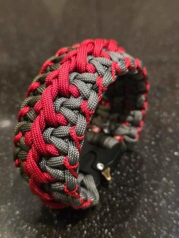 Prachtige unieke paracord armband met kliksluiting!  beschikbaar voor biedingen