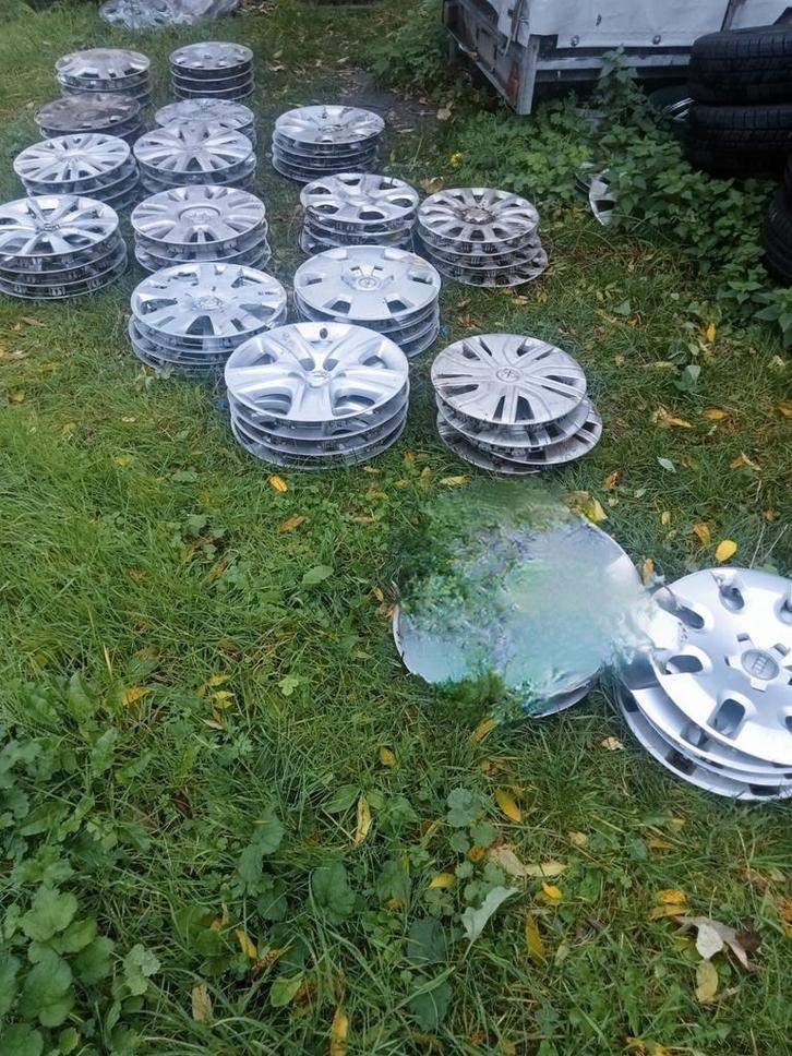 Te koop setjes orginele wieldoppen
verschillende merk auto,s, Auto diversen, Wieldoppen, Gebruikt, Ophalen of Verzenden