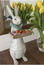 haas paashaas beeld decoratie konijn groen roze paaseitjes