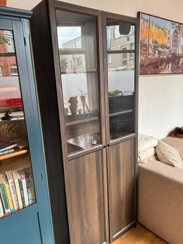 Ikea Billy met Oxberg glazen deuren - afbeelding 2