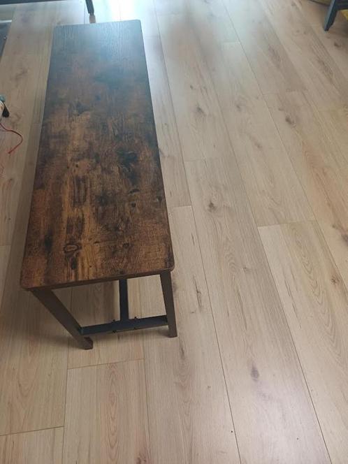 Bruin/zwarte bank, Huis en Inrichting, Stoelen, Zo goed als nieuw, Eén, Hout, Metaal, Bruin, Ophalen