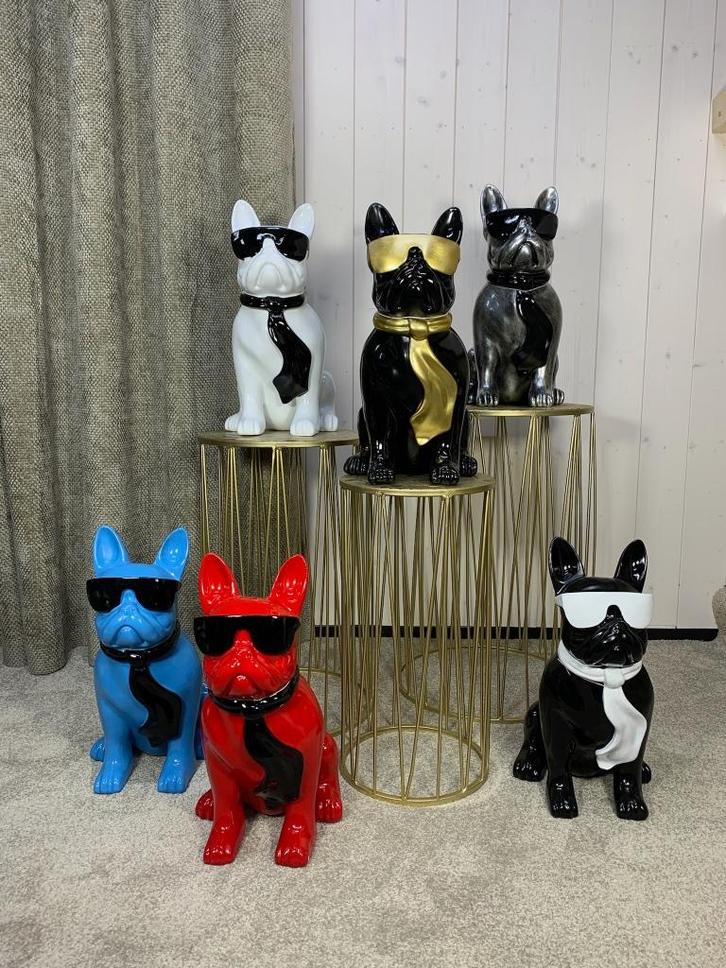 Franse buldog in diversen kleuren 40 cm hoog, Tuin en Terras, Tuinbeelden, Nieuw, Dierenbeeld, Kunststof, Ophalen of Verzenden