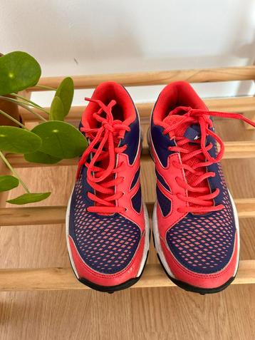 Kipsta veldhockey schoenen maat 35 beschikbaar voor biedingen