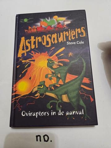 Steve Cole - Oviraptors in de aanval beschikbaar voor biedingen