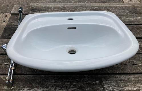 Wastafel wit met Kludi kraan, Huis en Inrichting, Badkamer | Badkamermeubels, Gebruikt, Wasbak of Wastafel, Minder dan 100 cm