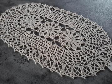 Gehaakt kleedje ovaal 40 x 25 cm Nieuw!  beschikbaar voor biedingen