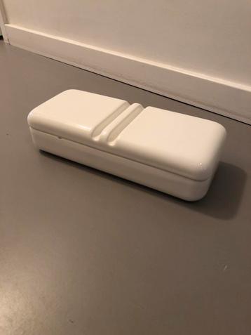 Sicart dekseldoos beschikbaar voor biedingen
