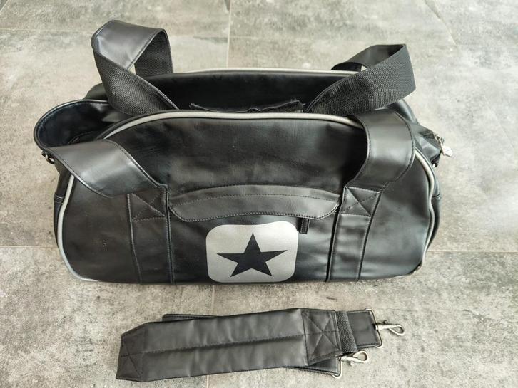 Converse Sport-/Reistas – Zo Goed Als Nieuw!, Sieraden, Tassen en Uiterlijk, Tassen | Schoudertassen, Zo goed als nieuw, Zwart