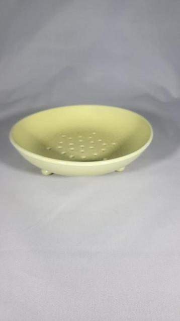 Vintage keramieken schaaltje op pootjes – citroengeel craque beschikbaar voor biedingen