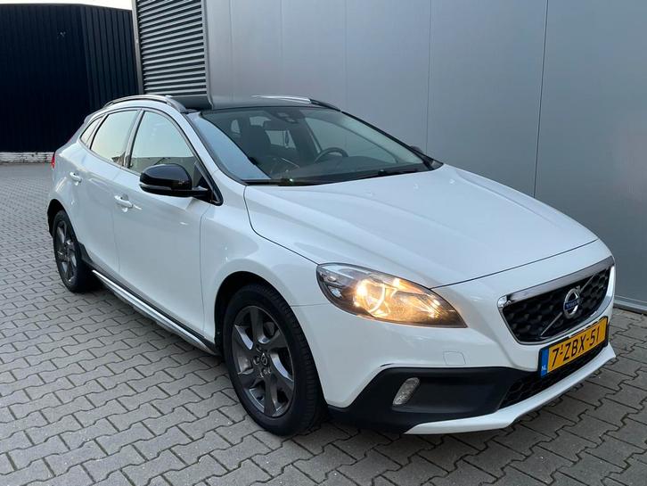 VOLVO V40 1.6 D2 NAP  2015 AUTOMAAT CROSS COUNTRY OPEN DAK!, Auto's, Volvo, Particulier, V40, Diesel, C, Hatchback, Automaat, Origineel Nederlands