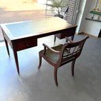Vintage bureau met bijhorende stoel, Huis en Inrichting, Bureaus, Ophalen, Gebruikt, Bureau