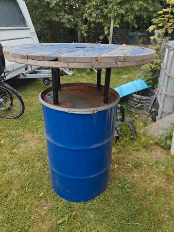 Statafel beschikbaar voor biedingen