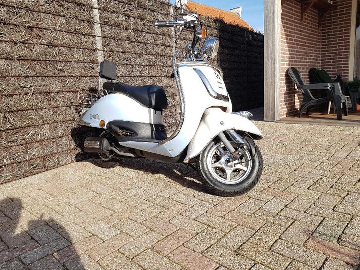 Scooter Retro AGM, Fietsen en Brommers, Snorfietsen en Snorscooters, Gebruikt, Overige merken, Benzine, Ophalen