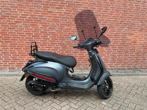 Vespa Sprint van 2021, Fietsen en Brommers, Scooters | Vespa, Zo goed als nieuw, Vespa S, Ophalen