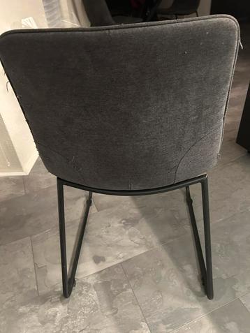 4x stoelen te koop. EUR 30 voor alles!
