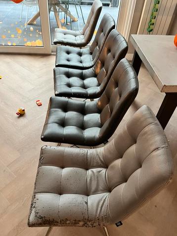 5 LEREN STOELEN GRATIS OPHALEN!! Zie foto’s