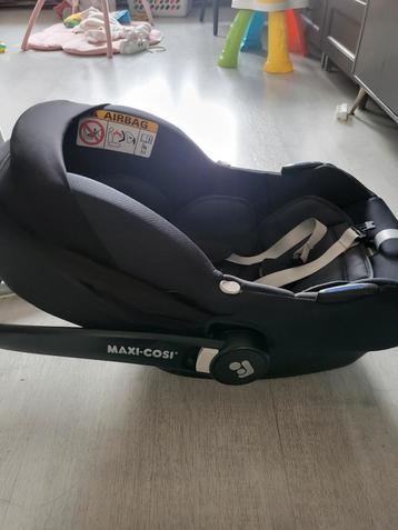 Maxi Cosi Cabriofix i-Size Autostoel beschikbaar voor biedingen