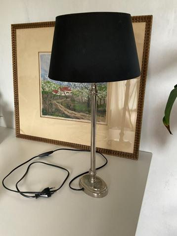 Tafellamp metaal met zwarte kap beschikbaar voor biedingen