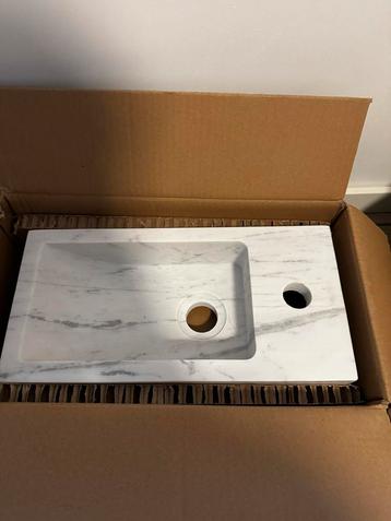 Nieuwe Differns Helios Marble Wastafel beschikbaar voor biedingen